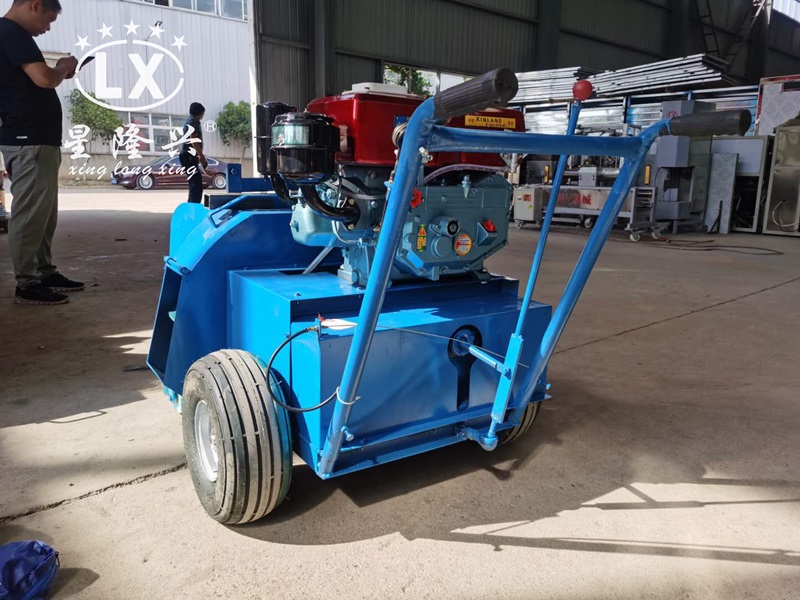 自走式柴油拌料機 自走式柴油拌料機