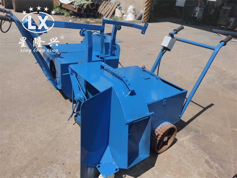 	自走式電動(dòng)拌料機(jī)