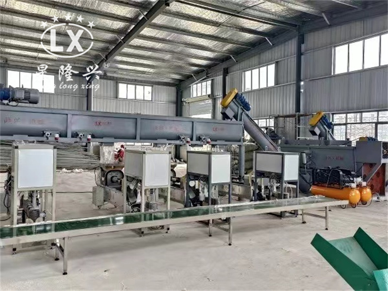 自動套袋食用菌裝袋機(jī)使用過程中的注意事項(xiàng)