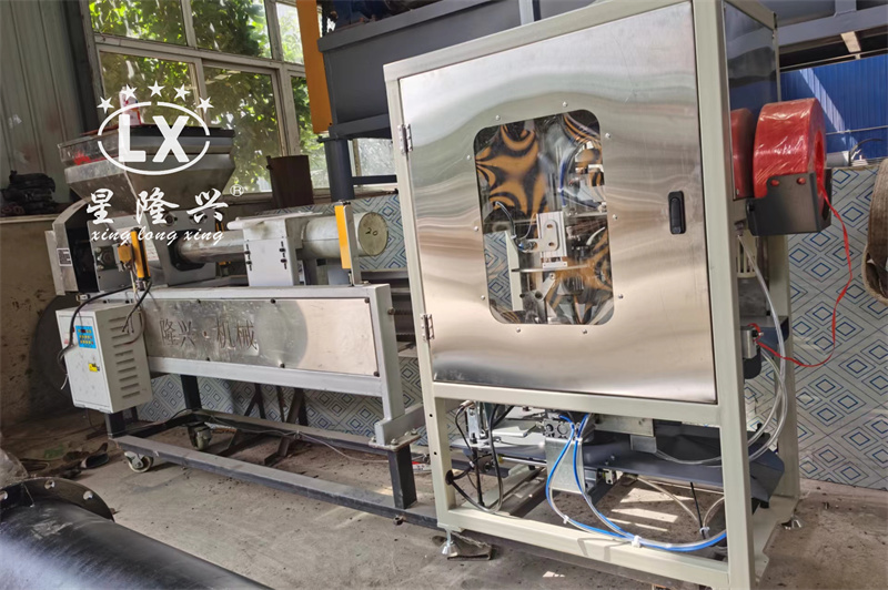 裝袋扎繩一體機 裝袋扎繩一體機